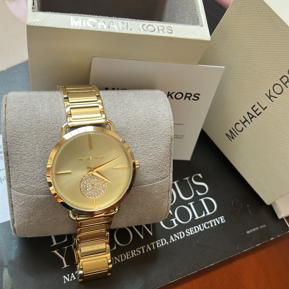 MICHAEL KORS WATCH AUTHENTIC GOLD NEW BATTERY - Picture 9 of 9